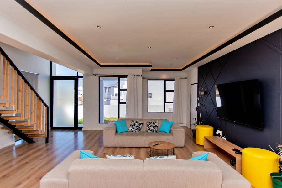 3 Bedroom Property for Sale in Sandy Point Western Cape